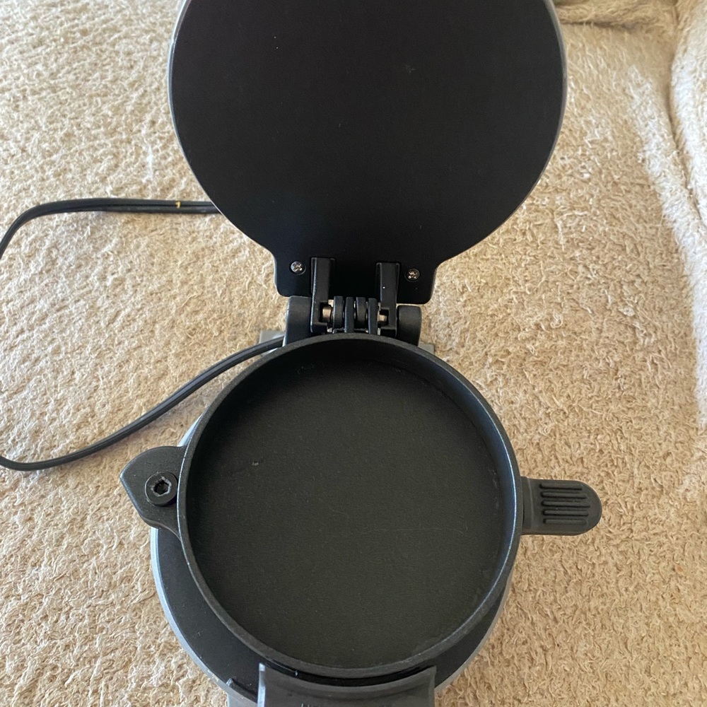 Single sandwich maker